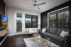 Trendy 2BR March Madness Alamodome Free Parking